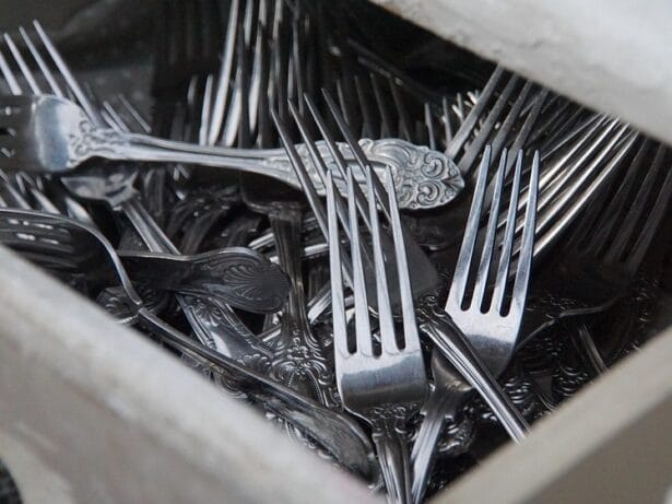 Prova på silversmide och återbruk av bestick i silver