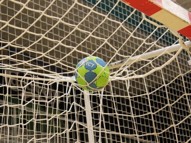 Knattehandboll